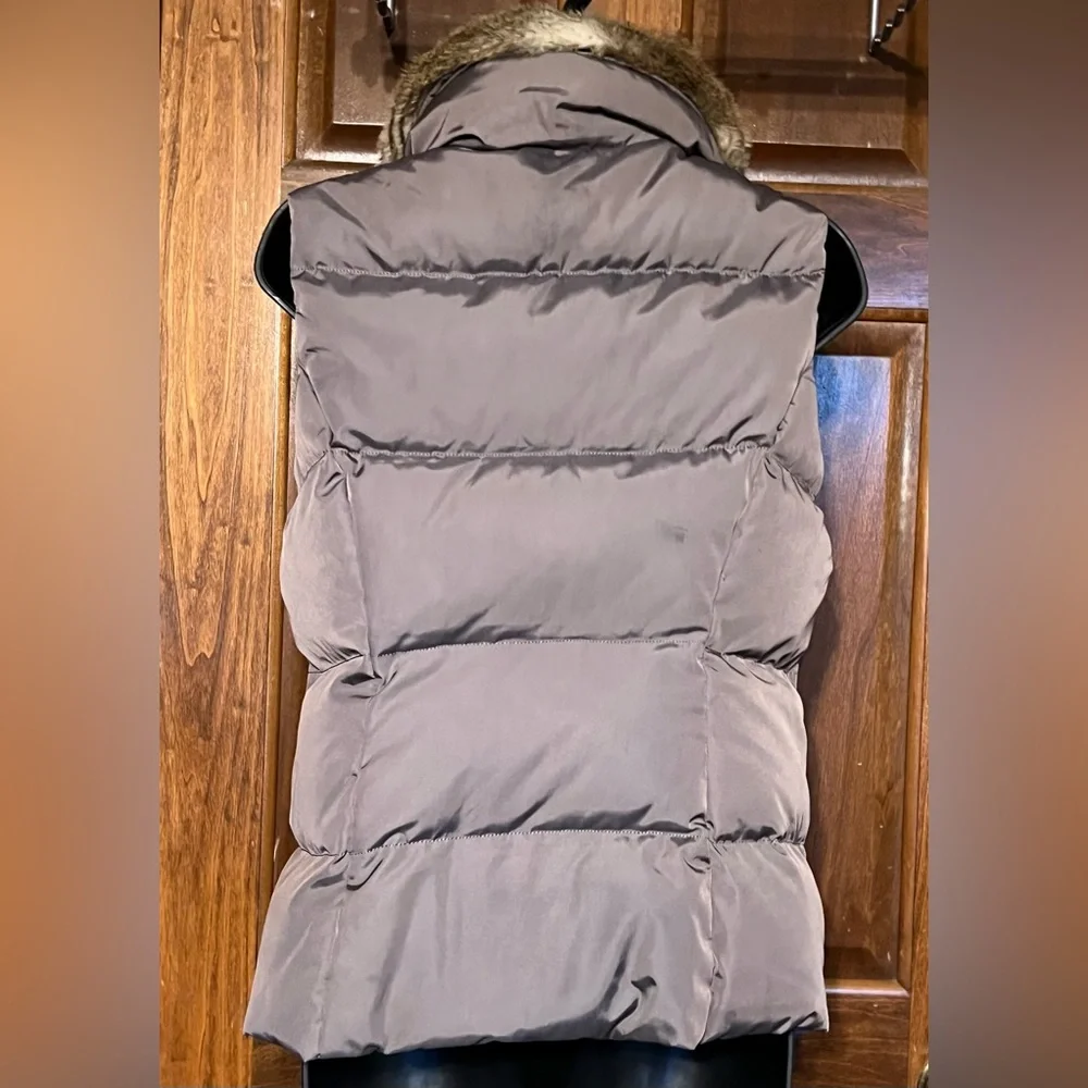 Lands End Down Vest Faux Fur Removable Collar - Picture 2 of 7